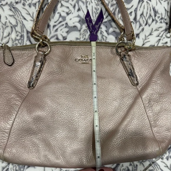 Vintage Coach rose gold pink leather purse / crossbody - Picture 6 of 13